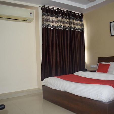 Hotel-The Safar Ahmedabad Eksteriør bilde