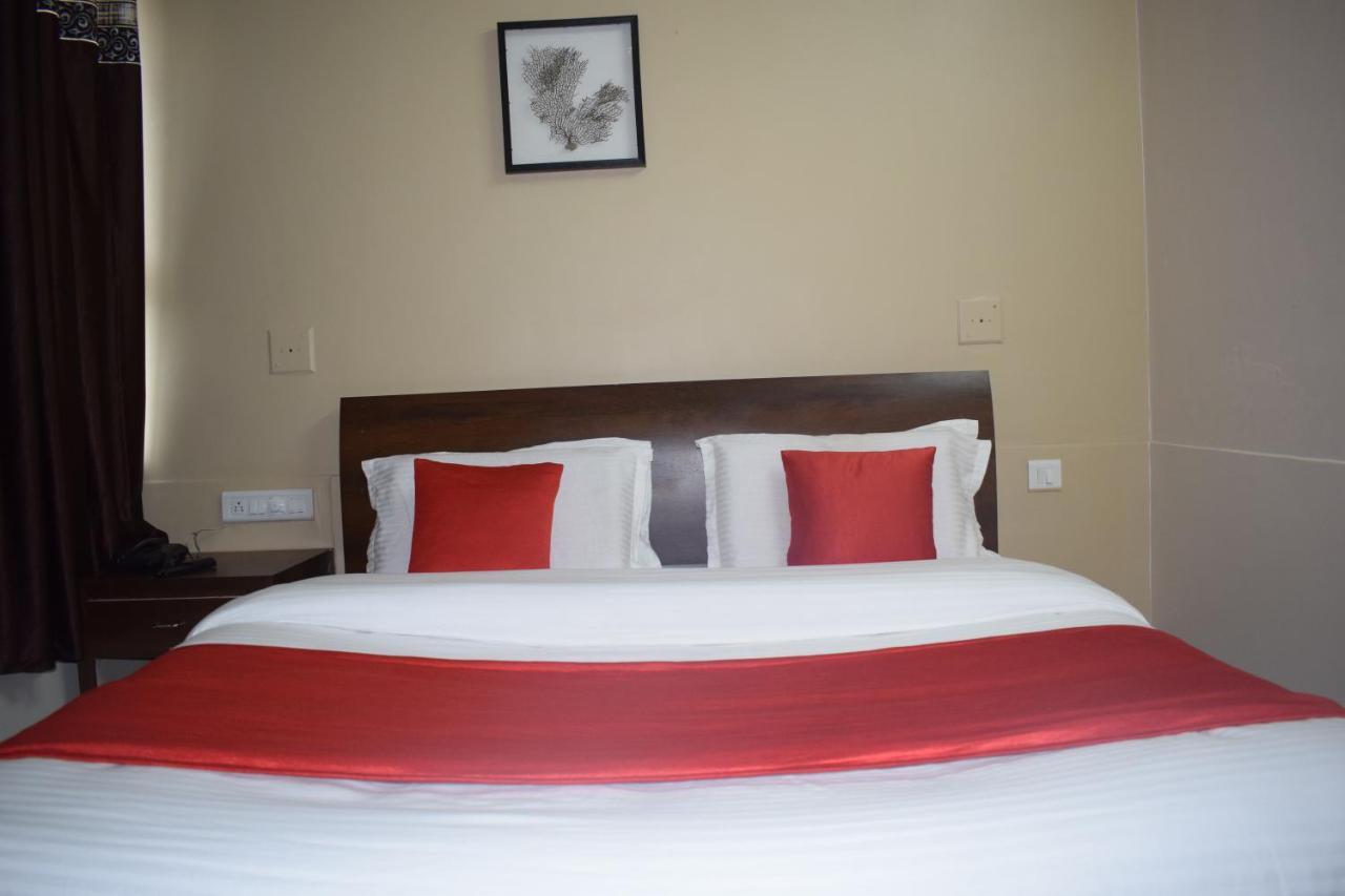 Hotel-The Safar Ahmedabad Eksteriør bilde